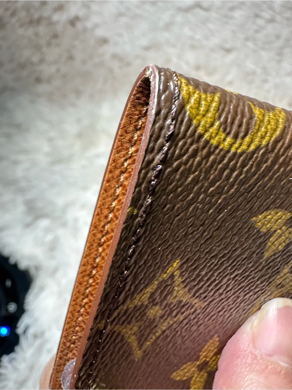 Louis Vuitton compact louis